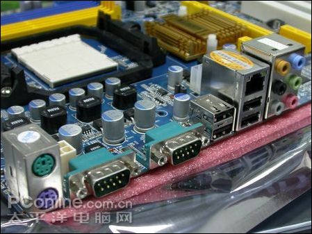 和没一块凌志主板一样,r770t也提供了debug侦测模块,能够方便高清图片