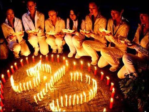 逝者安息 生者坚强!纪念汶川地震一周年义卖