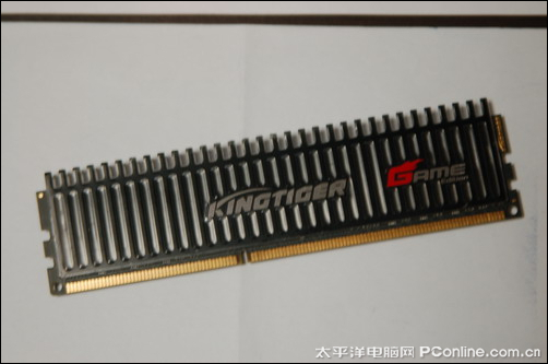 金泰克 速虎2G DDR3 1600 游戏版