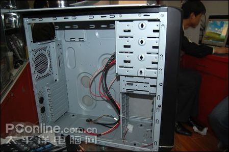 1253154_coolermaster_8_mthumb.jpg