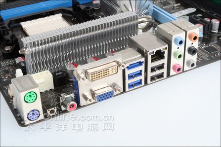 双敏790GX主板