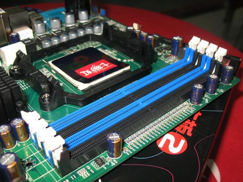 电脑怎么看内存插口 1471925_04.jpg