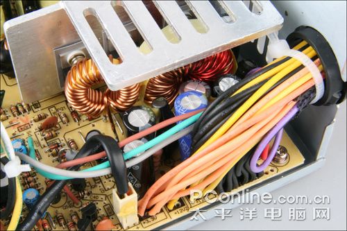 先马 超影400电源