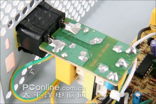 先马 超影400电源