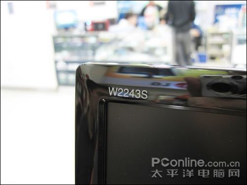 LG W2243S